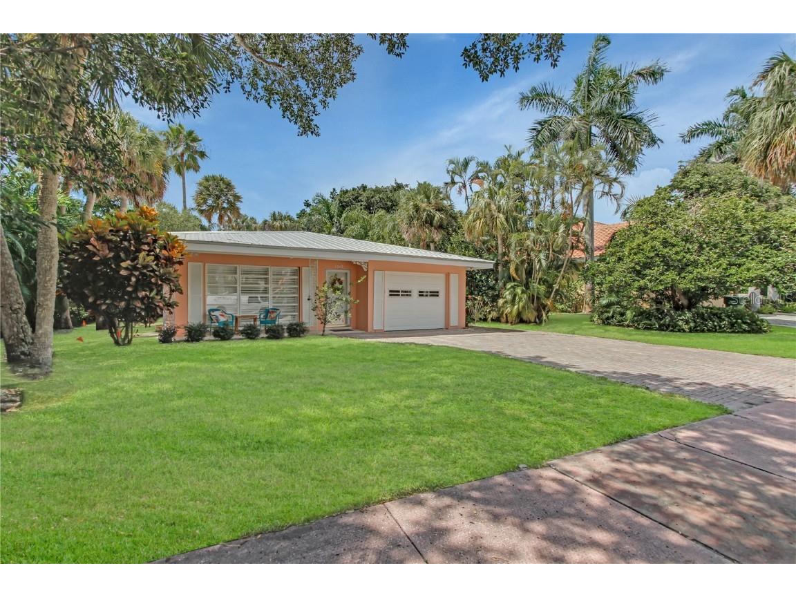 150 S Washington Drive Sarasota FL 34236 A4558755 image1