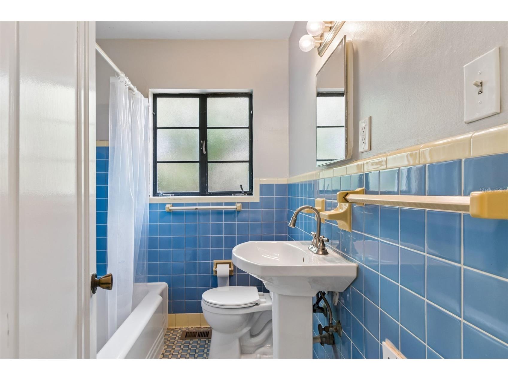 1500 30th Avenue N Saint Petersburg FL 33704 TB8507567 image11