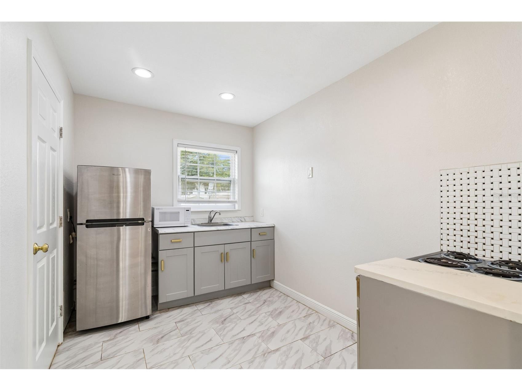 1500 30th Avenue N Saint Petersburg FL 33704 TB8507567 image45
