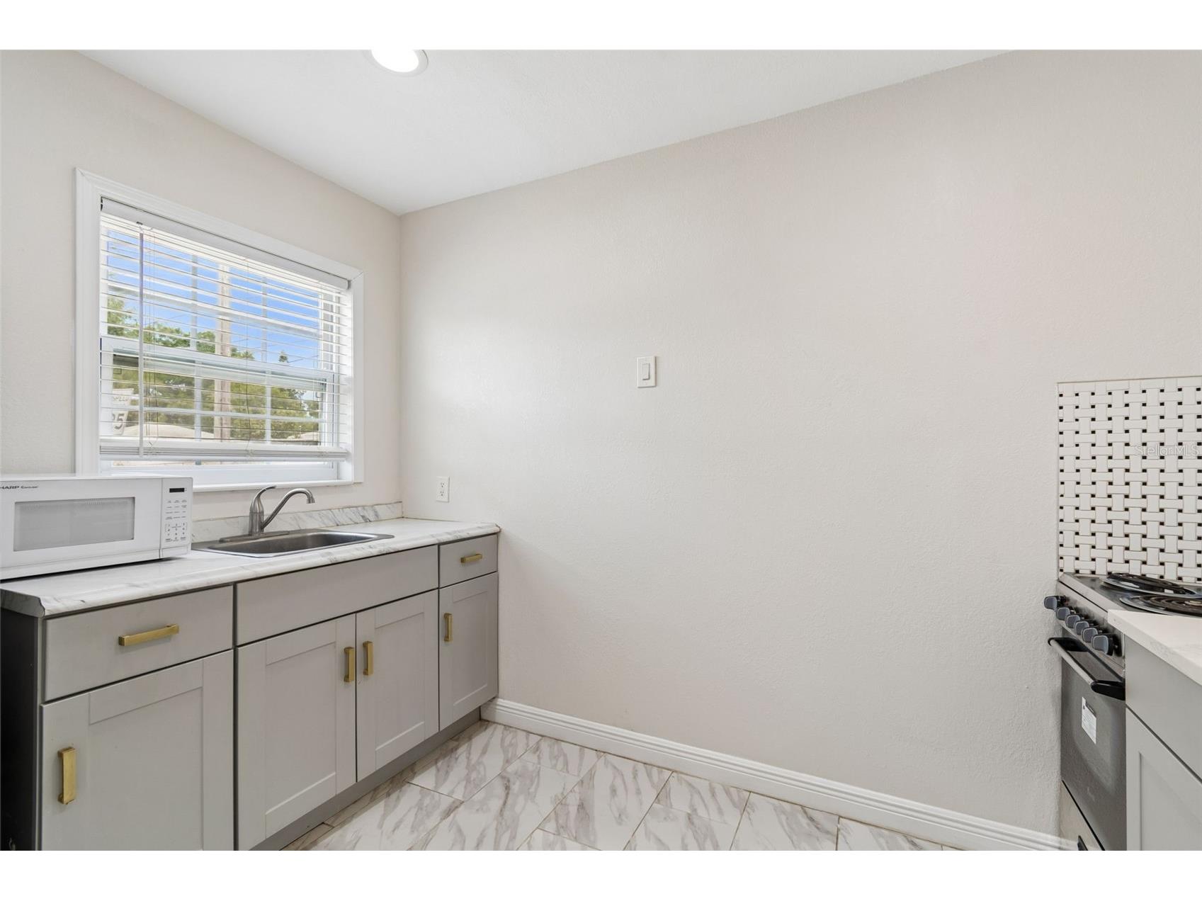 1500 30th Avenue N Saint Petersburg FL 33704 TB8507567 image46