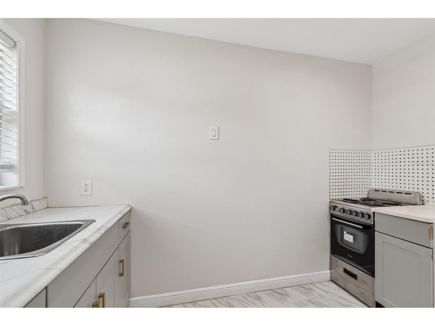 1500 30th Avenue N Saint Petersburg FL 33704 TB8507567 image47