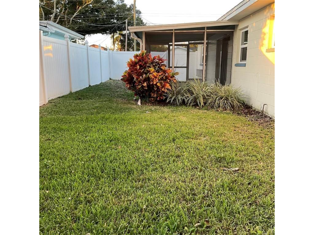 1500 39th Street N Saint Petersburg FL 33713 TB8445872 image42