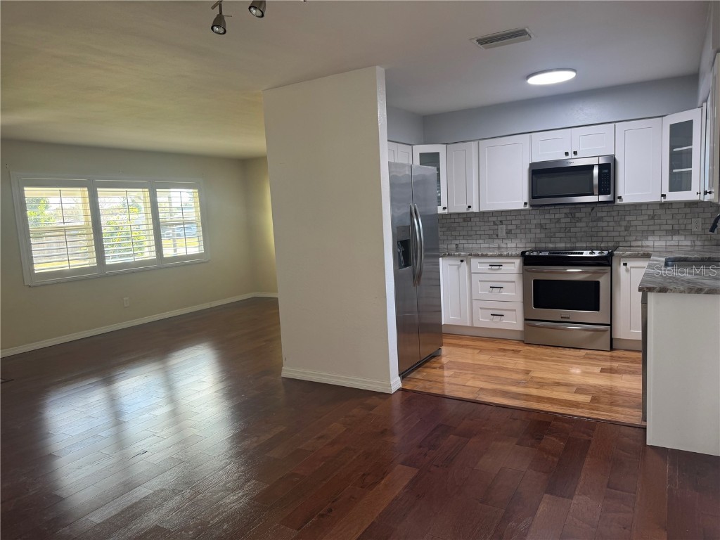 1500 39th Street N Saint Petersburg FL 33713 TB8445872 image6