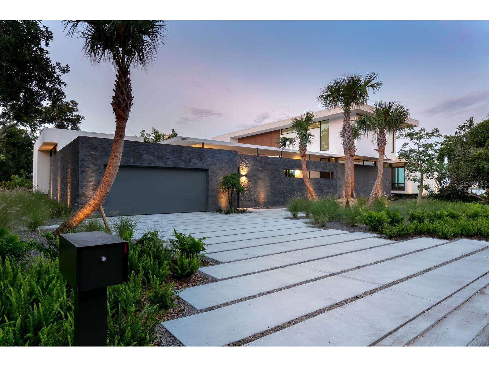 1500 Bayview Drive Sarasota FL 34239 - SARASOTA BAY A4678945 image2