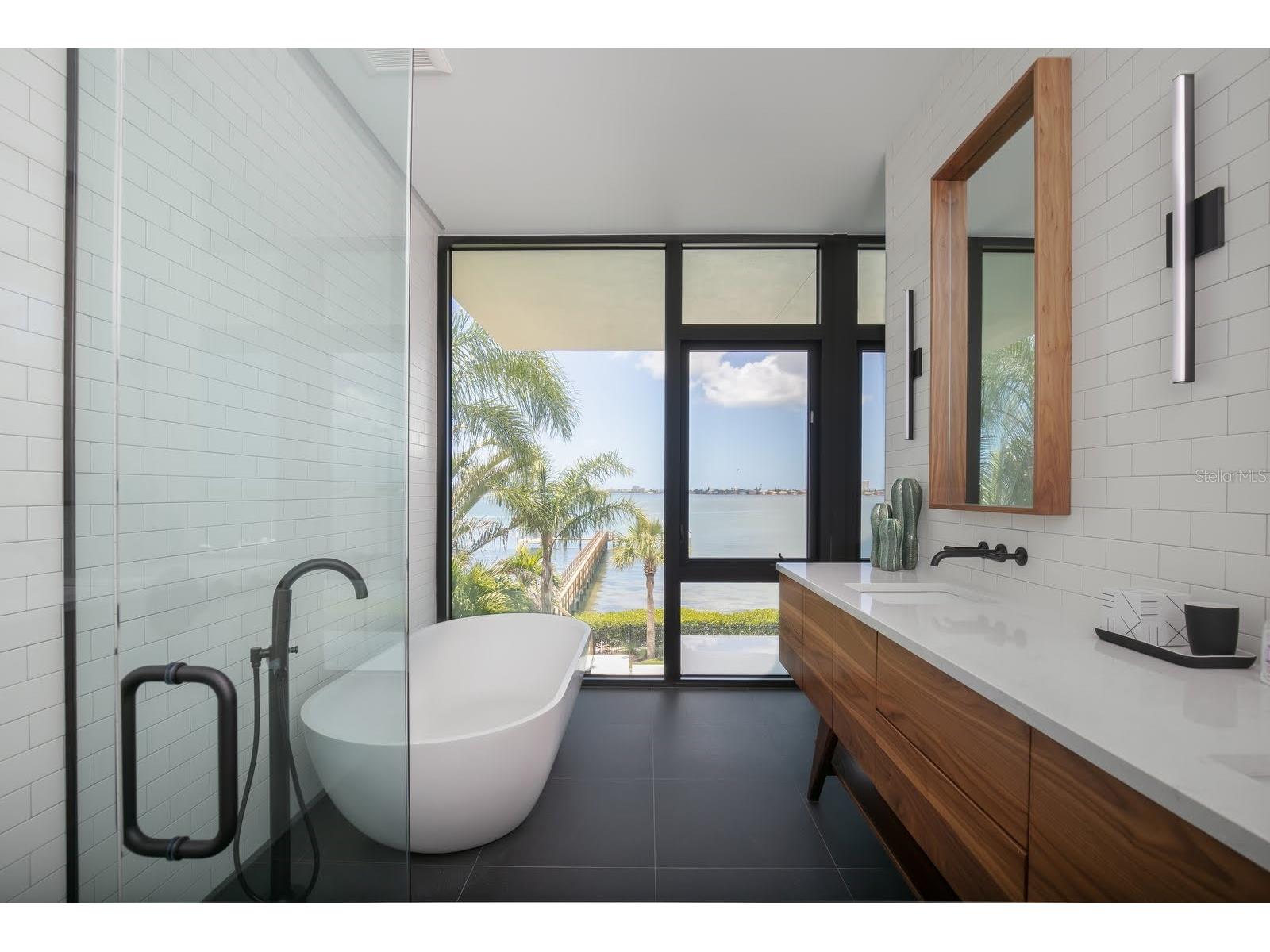1500 Bayview Drive Sarasota FL 34239 - SARASOTA BAY A4678945 image48