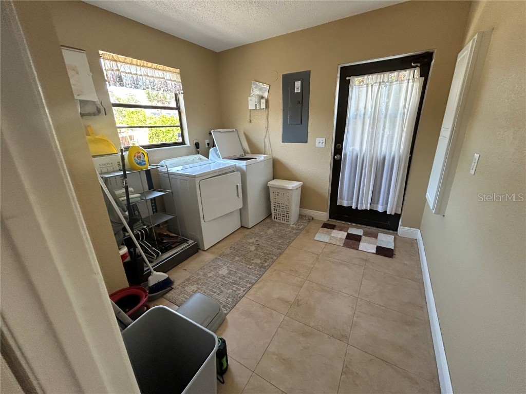 1500 Crest Drive Englewood FL 34223 A4652268 image8