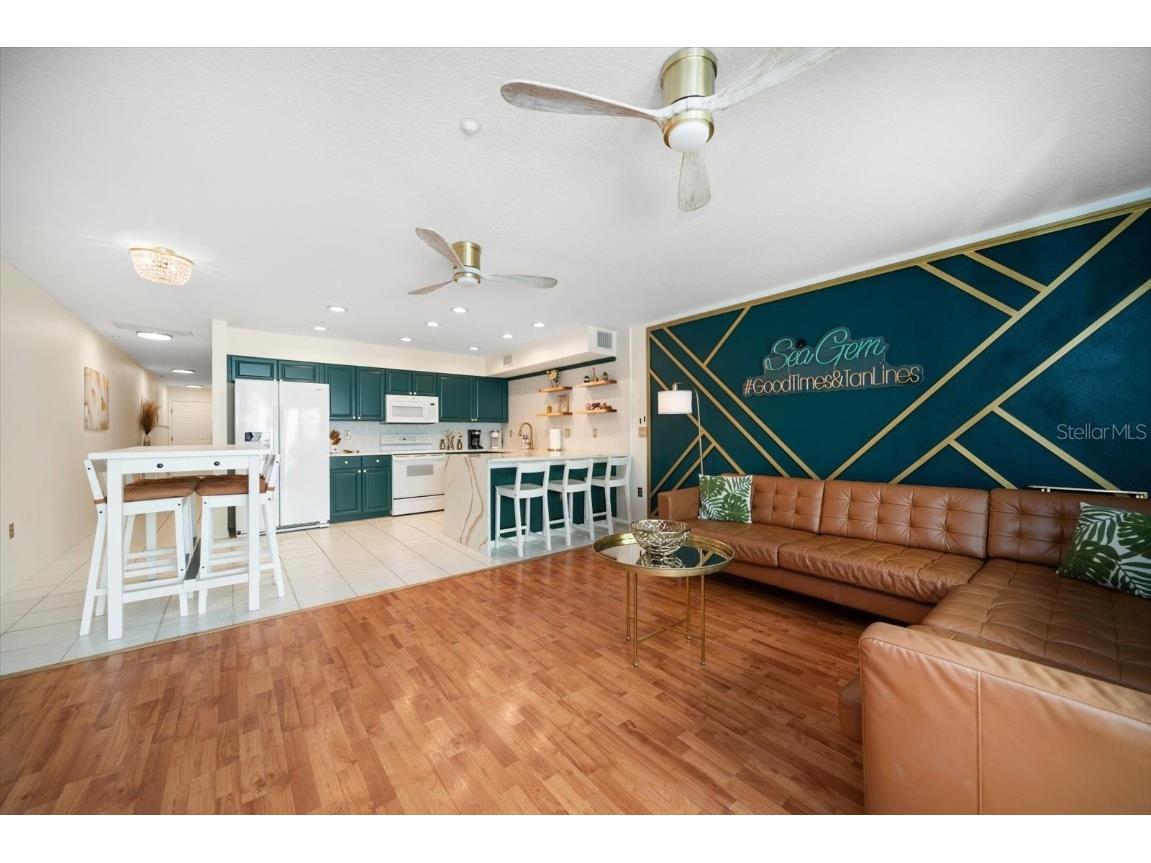 1500 Gulf Boulevard #103B Indian Rocks Beach FL 33785 TB8376631 image5