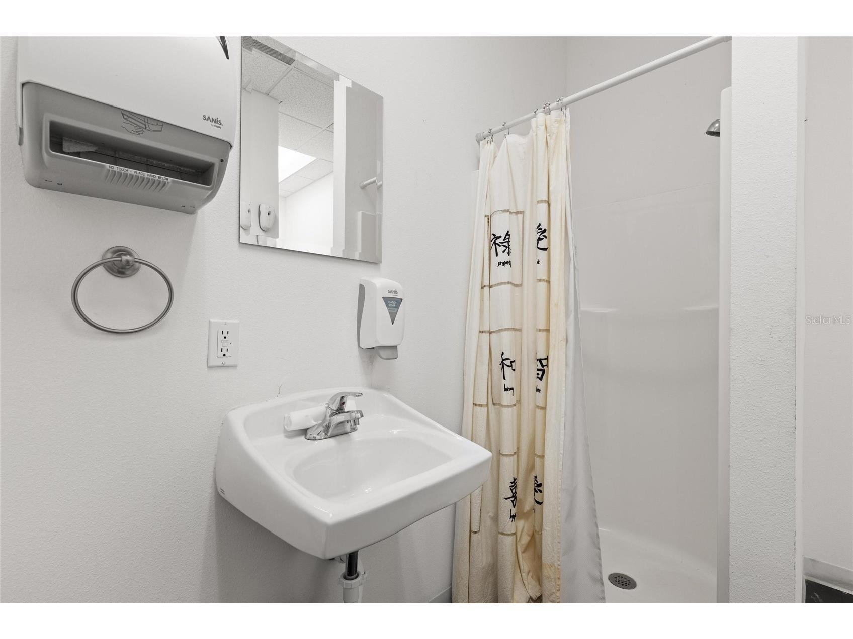 1500 L And R Industrial Boulevard #BLDG. D Tarpon Springs FL 34689 TB8420124 image30