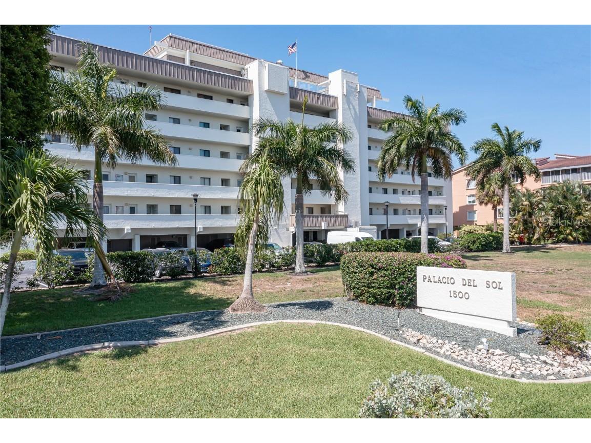 1500 Park Beach Circle #4F Punta Gorda FL 33950 - CHARLOTTE HARBOR C7488573 image1