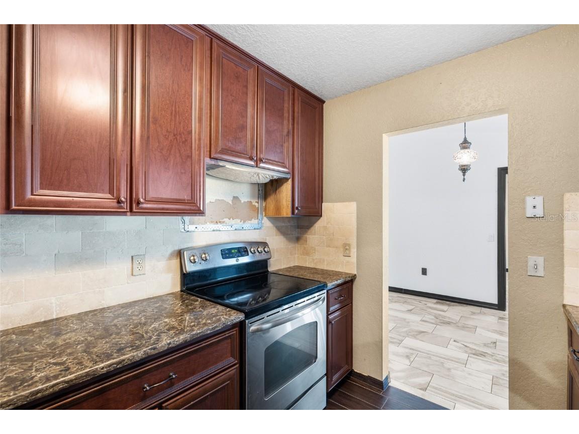 1500 Poinsettia Avenue Tarpon Springs FL 34689 TB8431507 image21