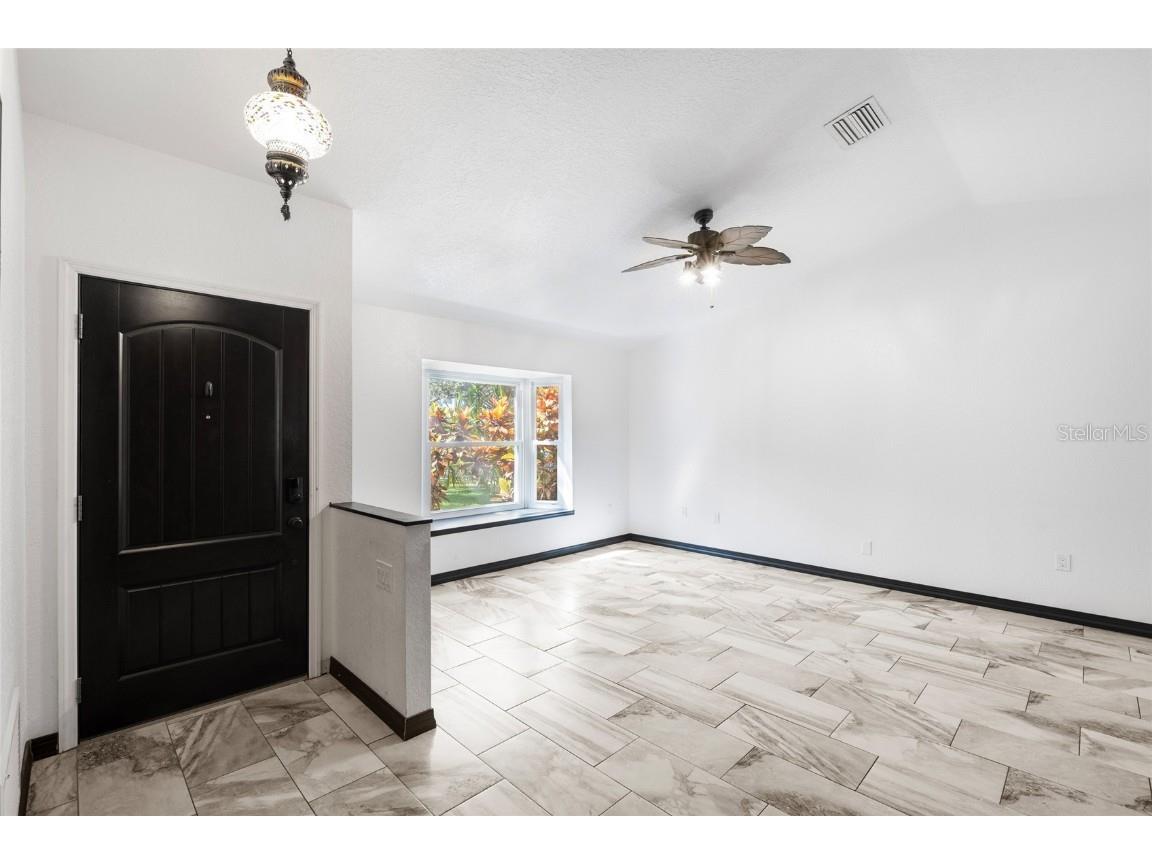 1500 Poinsettia Avenue Tarpon Springs FL 34689 TB8431507 image6