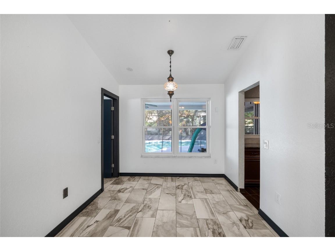 1500 Poinsettia Avenue Tarpon Springs FL 34689 TB8431507 image9