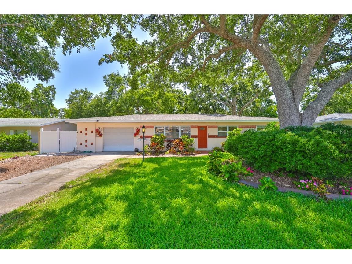 1500 Robinson Drive N Saint Petersburg FL 33710 TB8381500 image1