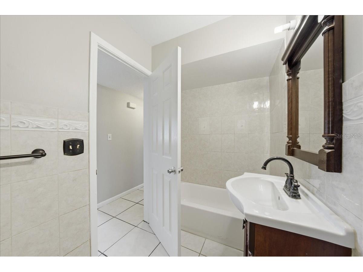 15005 Monet Drive Tampa FL 33613 TB8512114 image24