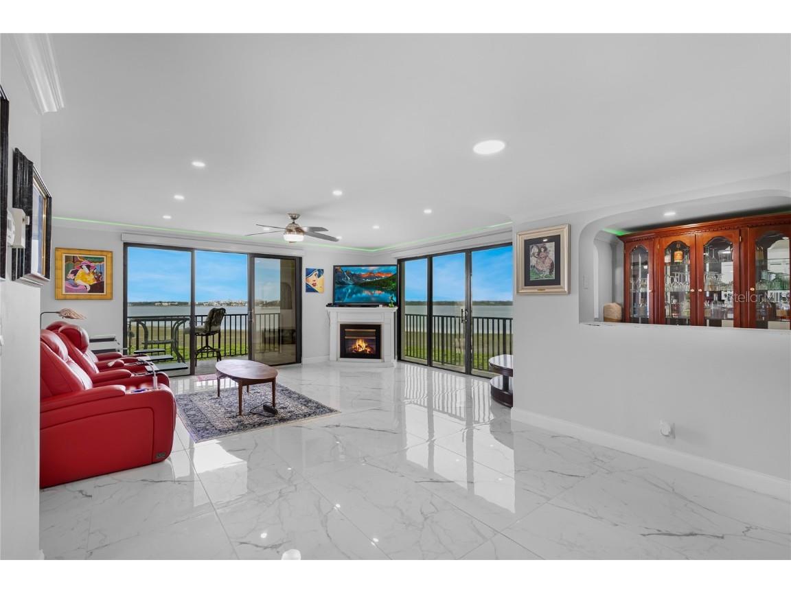 1501 Gulf Boulevard #305 Clearwater Beach FL 33767 TB8424666 image5