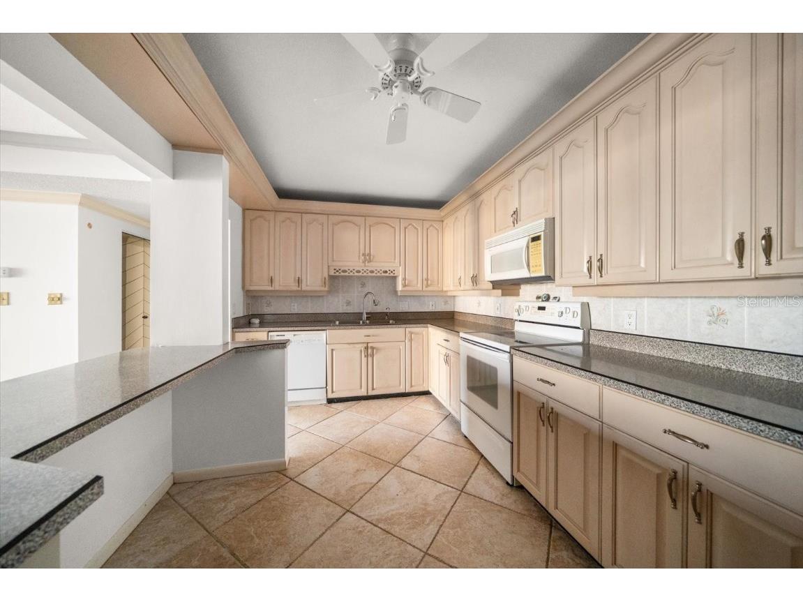 1501 Gulf Boulevard #604 Clearwater Beach FL 33767 - CLEARWATER HARBOR TB8453710 image10