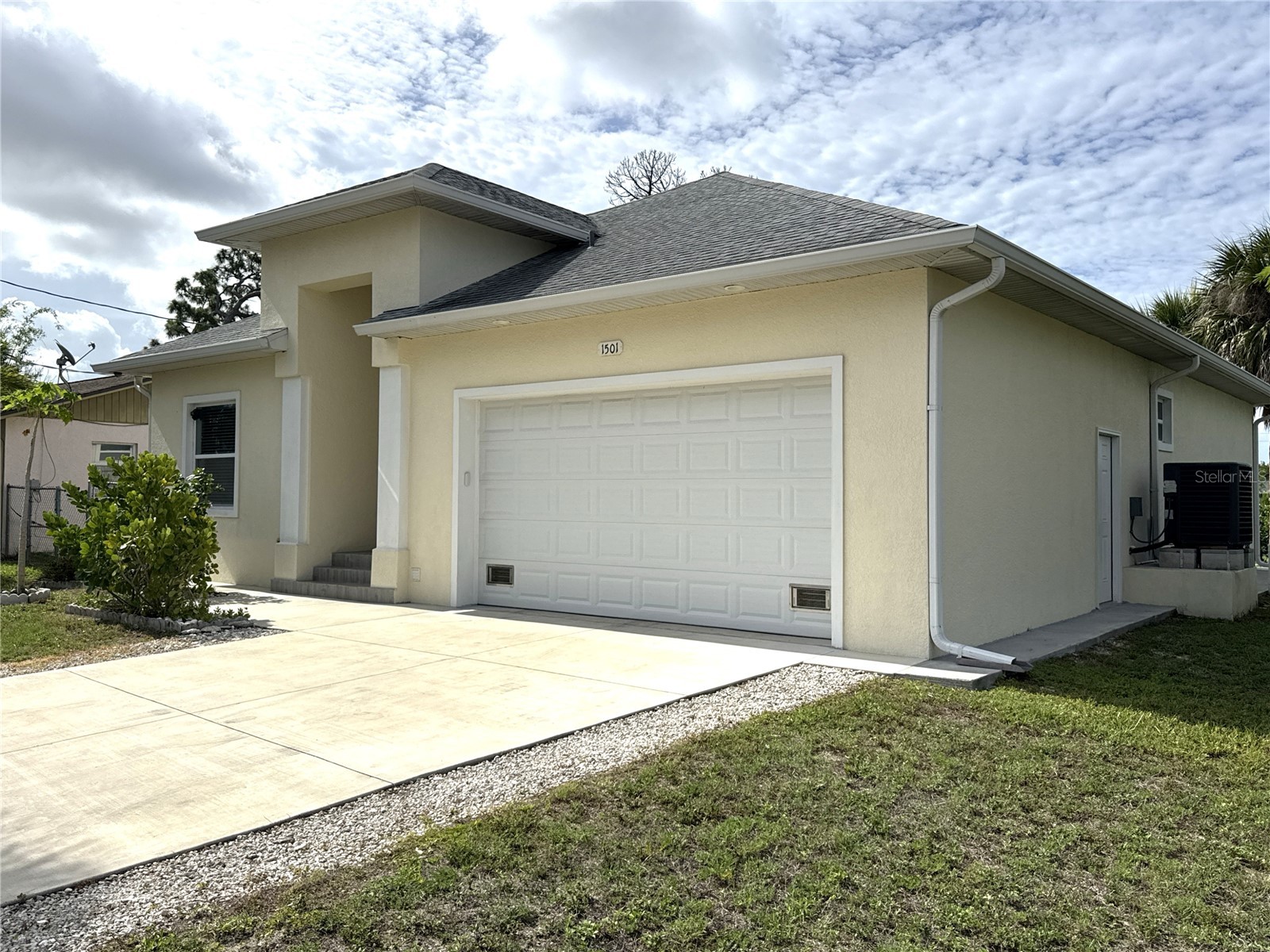 1501 Helene Avenue Englewood FL 34223 D6147688 image1