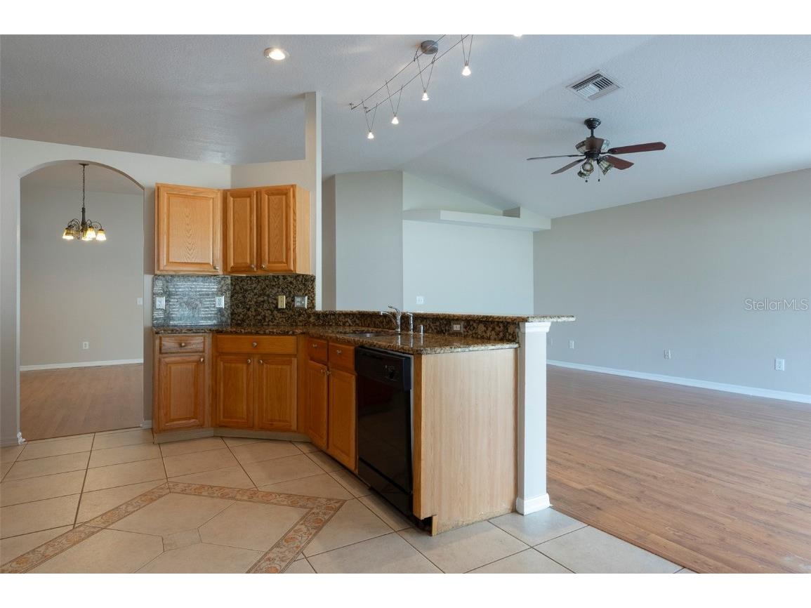 15017 Shaw Road Tampa FL 33625 TB8442242 image9