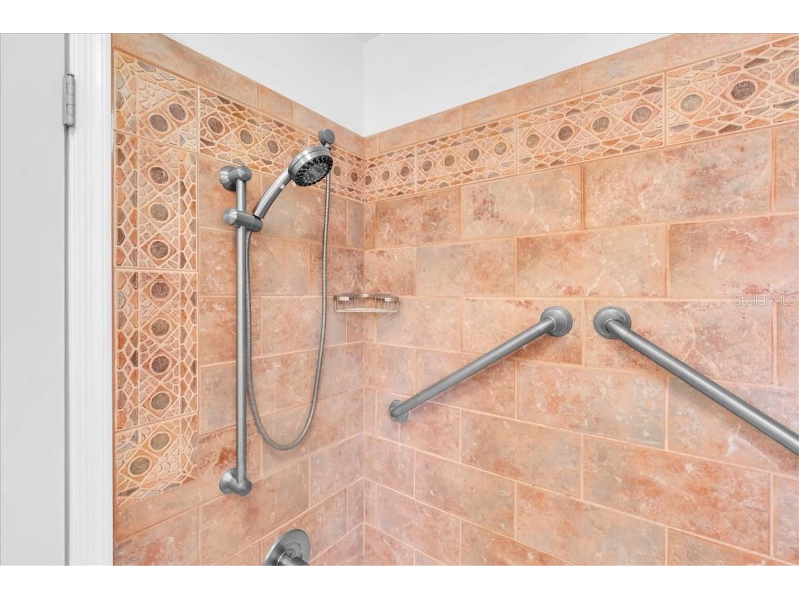 1502 55th Street S Saint Petersburg FL 33707 TB8433385 image24