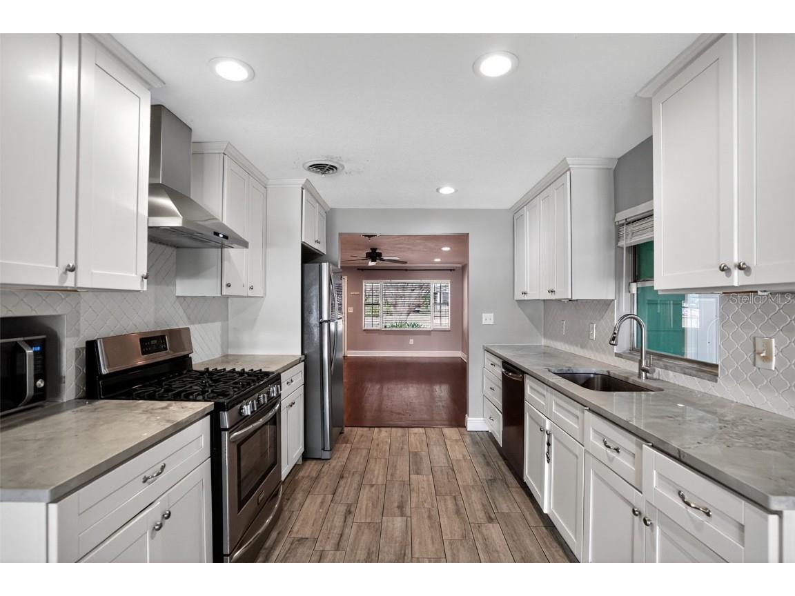 1502 E Gore Street Orlando FL 32806 - LAKE WELDONA O6362413 image12