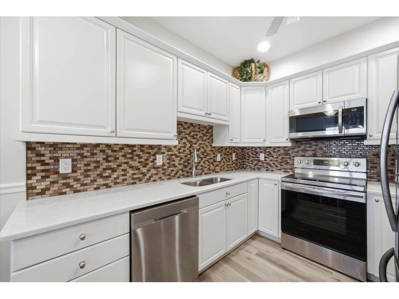 15028 Silversmith Circle Spring Hill FL 34609 W7885840 image15