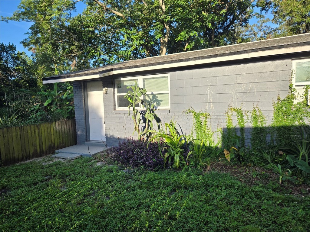 1503 E Navajo Avenue #B Tampa FL 33612 O6342413 image2