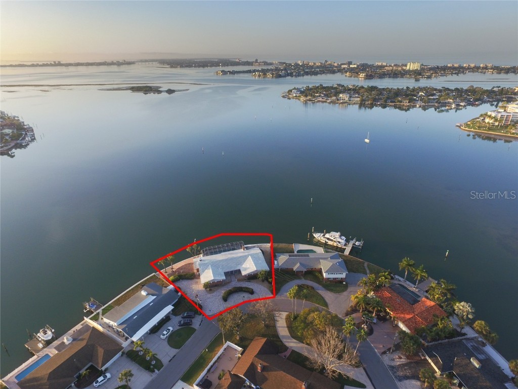 1503 Sea Gull Drive S Saint Petersburg FL 33707 - BOCA CIEGA BAY U8191646 image1