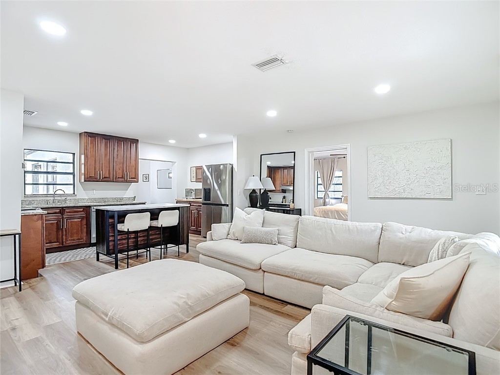 1503 W Juniper Street Tampa FL 33604 W7880232 image3