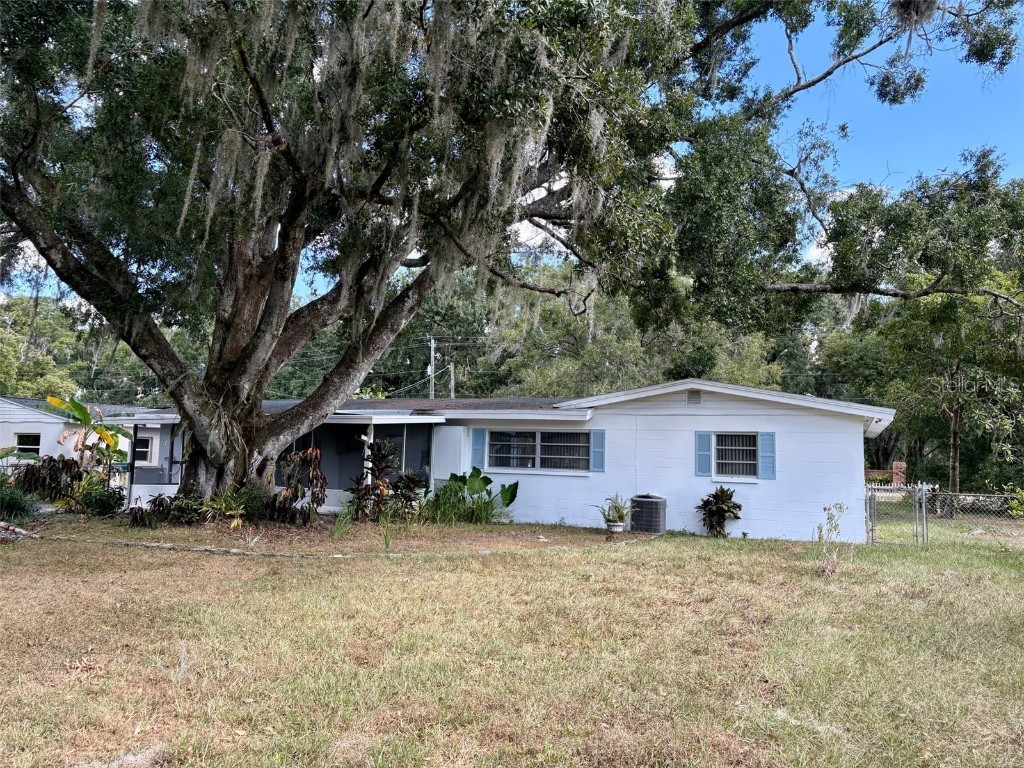 15034 Lake Magdalene Boulevard Tampa FL 33618 TB8439494 image2