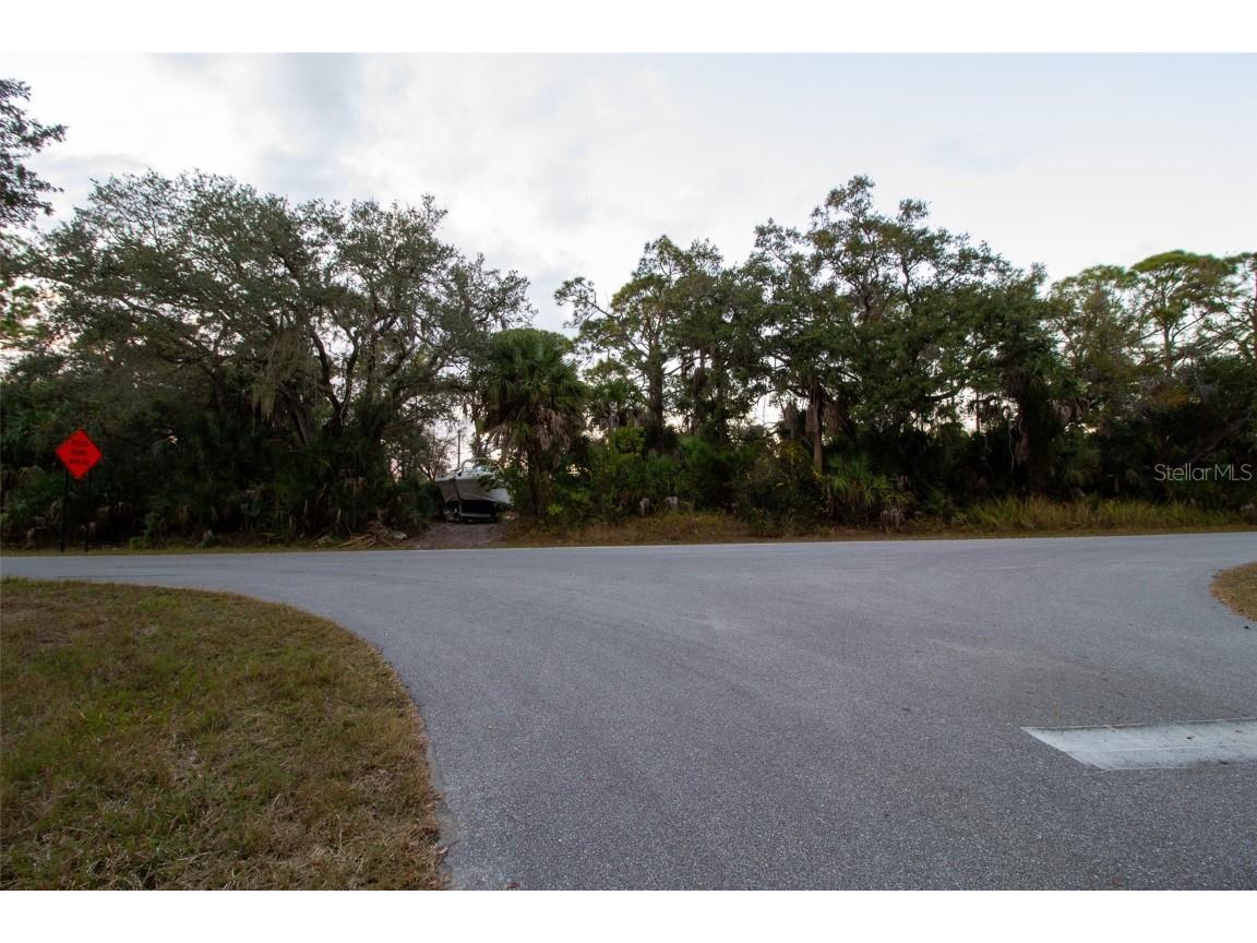 15038 Cresent Avenue Port Charlotte FL 33953 D6145277 image4