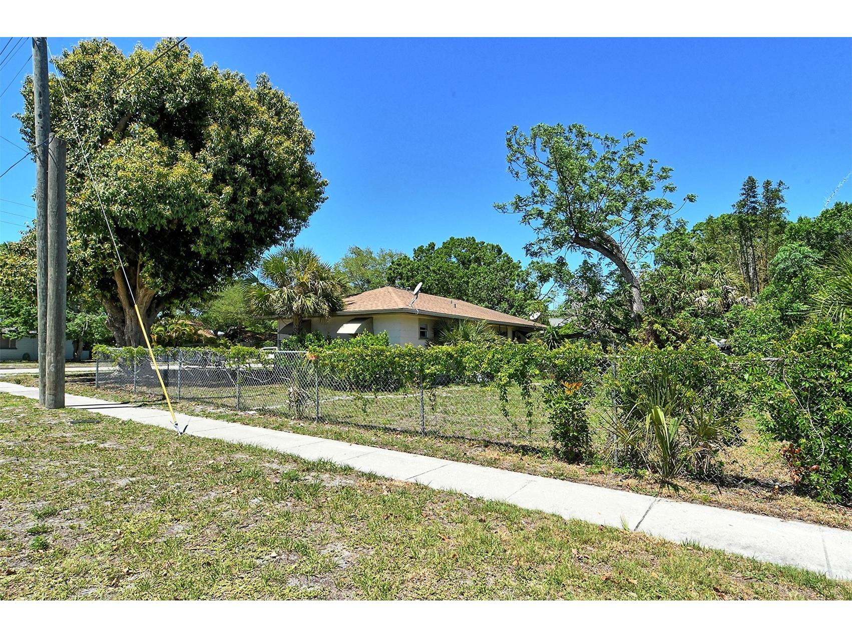 1504 Cocoanut Avenue Sarasota FL 34236 A4669404 image9