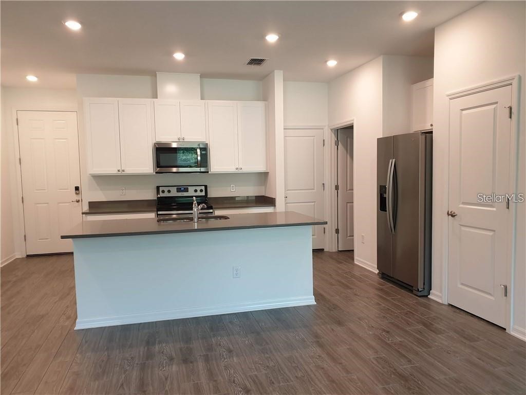 15050 Blue Quaker Place Tampa FL 33613 TB8486794 image4
