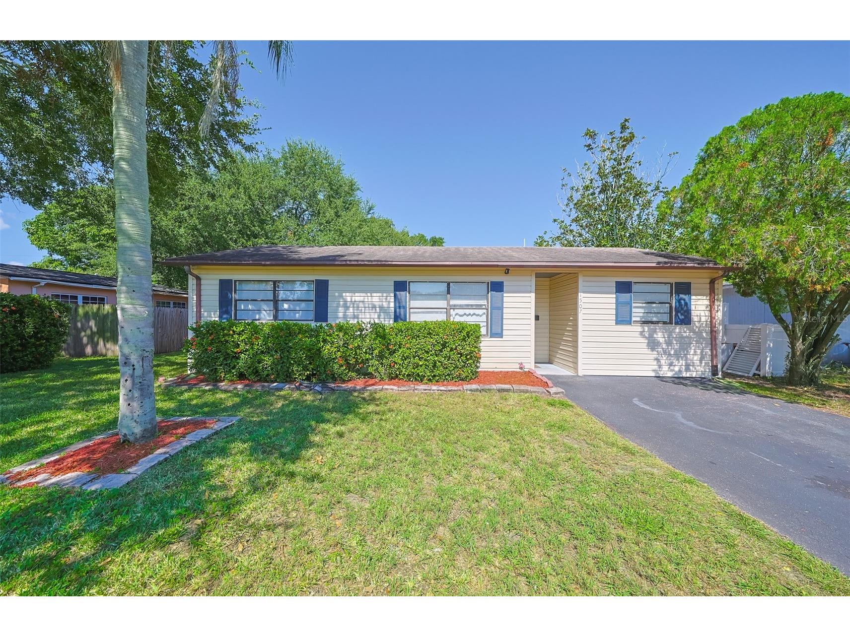 1507 76th Avenue N Saint Petersburg FL 33702 TB8440092 image1
