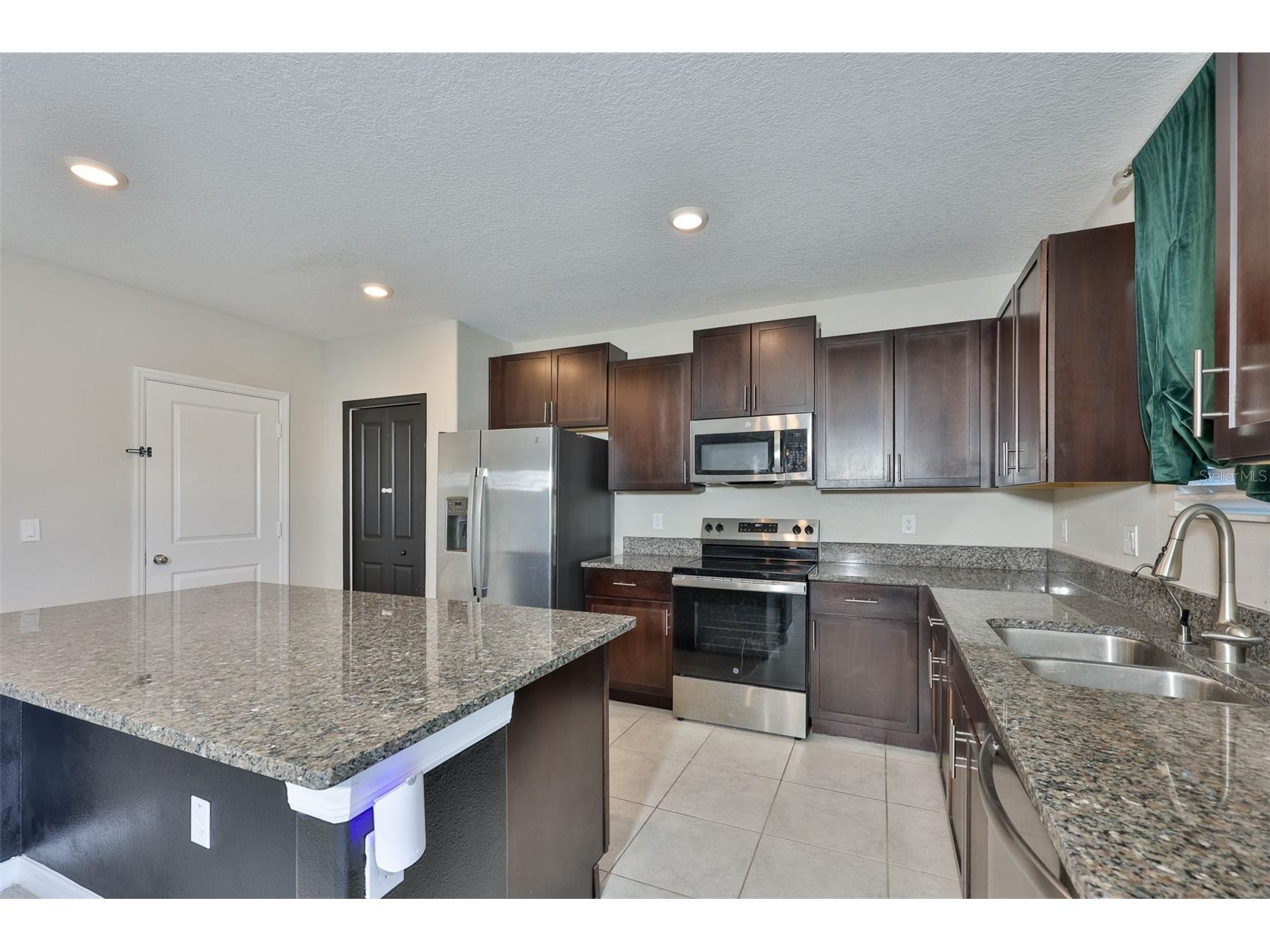 1507 Golden Glow Drive Ruskin FL 33570 TB8518790 image8