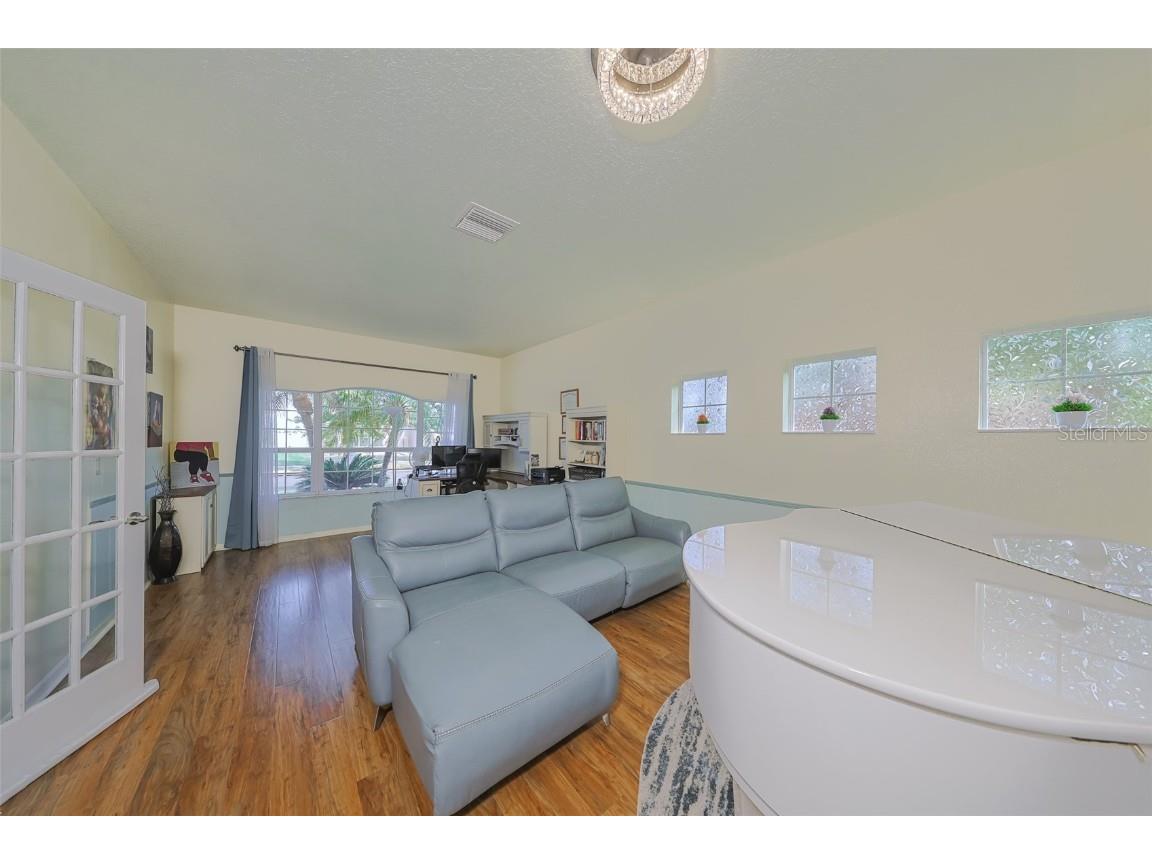 1507 Mira Lago Circle Ruskin FL 33570 TB8439678 image12