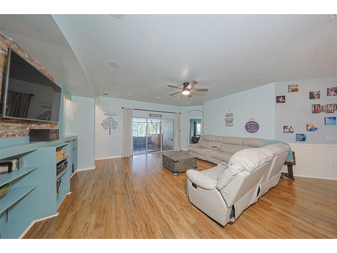 1507 Mira Lago Circle Ruskin FL 33570 TB8439678 image22