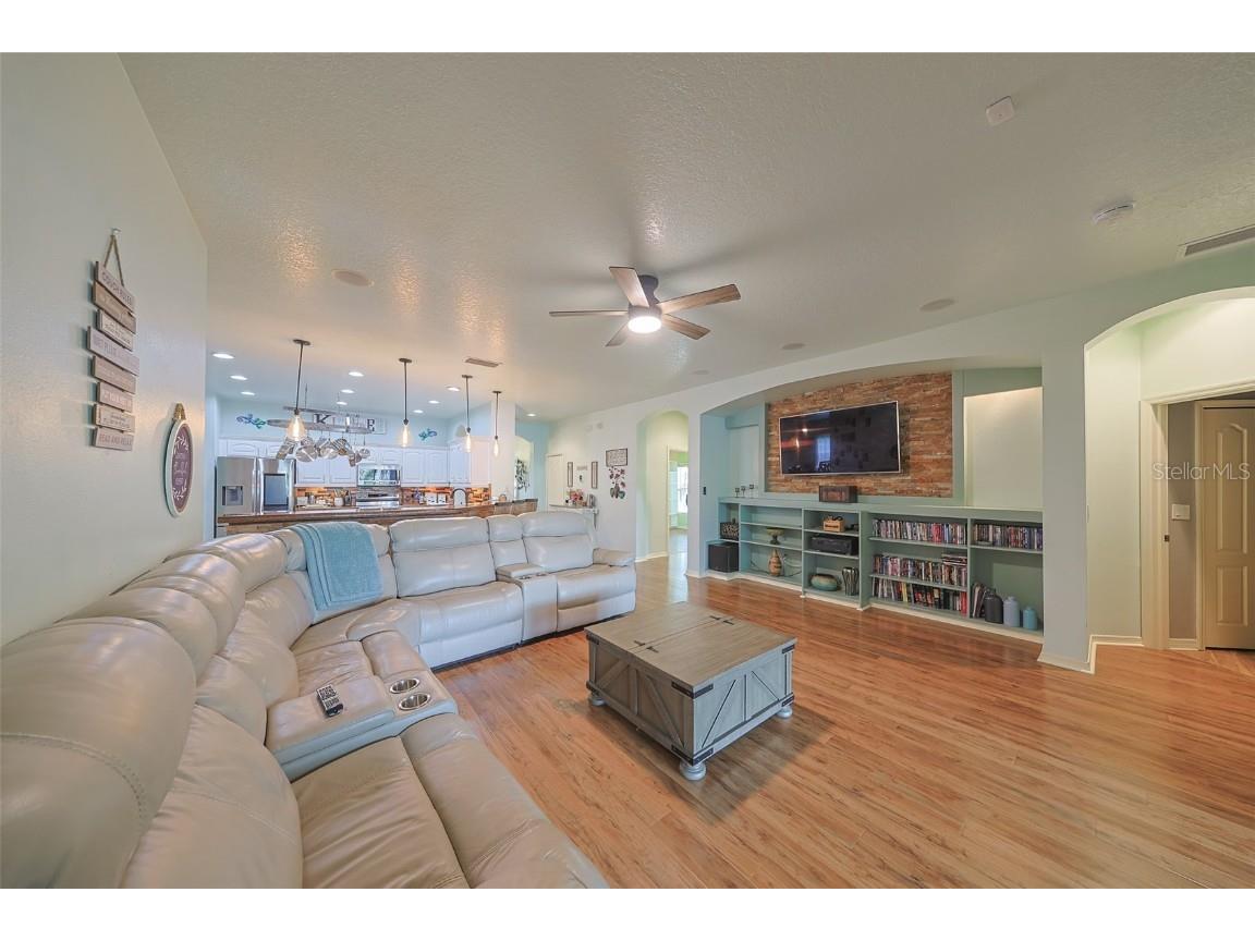 1507 Mira Lago Circle Ruskin FL 33570 TB8439678 image25