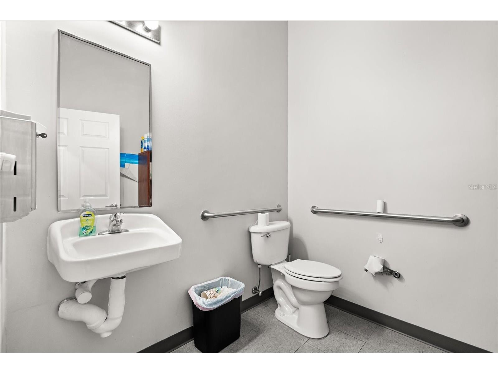 1507 Park Center Drive #B & C Orlando FL 32835 O6383560 image6