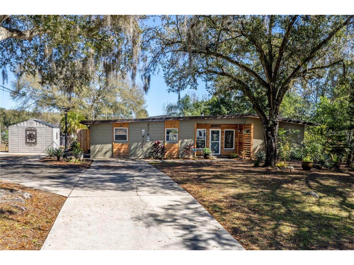 1507 Tyringham Road Eustis FL 32726 - West Crooked Lake L4942634 image1