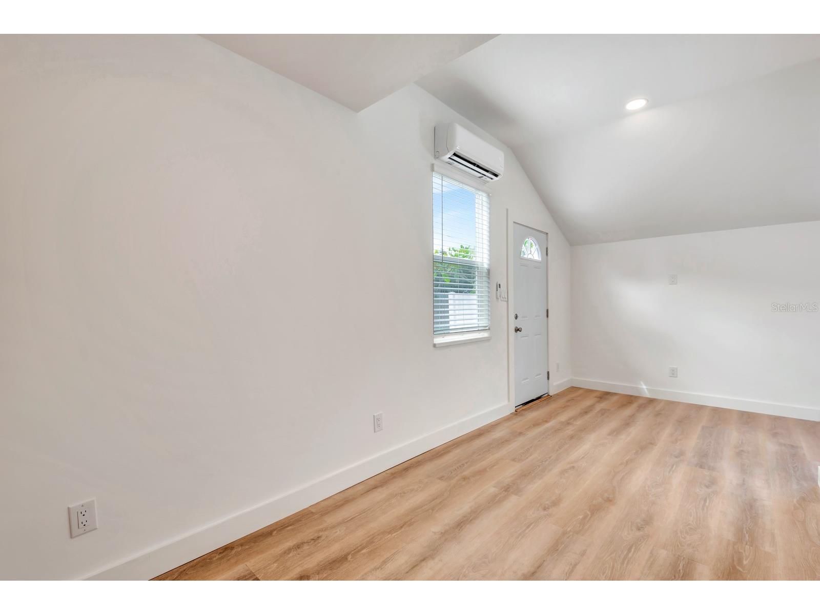 1508 27 Avenue N Saint Petersburg FL 33704 TB8496808 image3