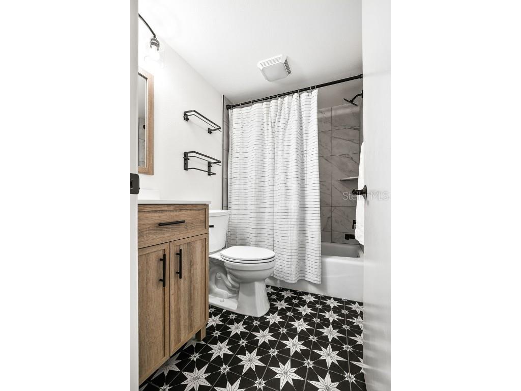 1508 Pelican Cove Road #230 Sarasota FL 34231 A4666819 image30