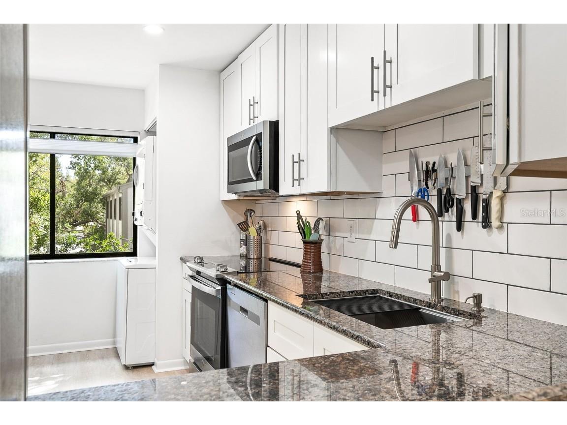 1508 Pelican Cove Road #230 Sarasota FL 34231 A4666819 image8