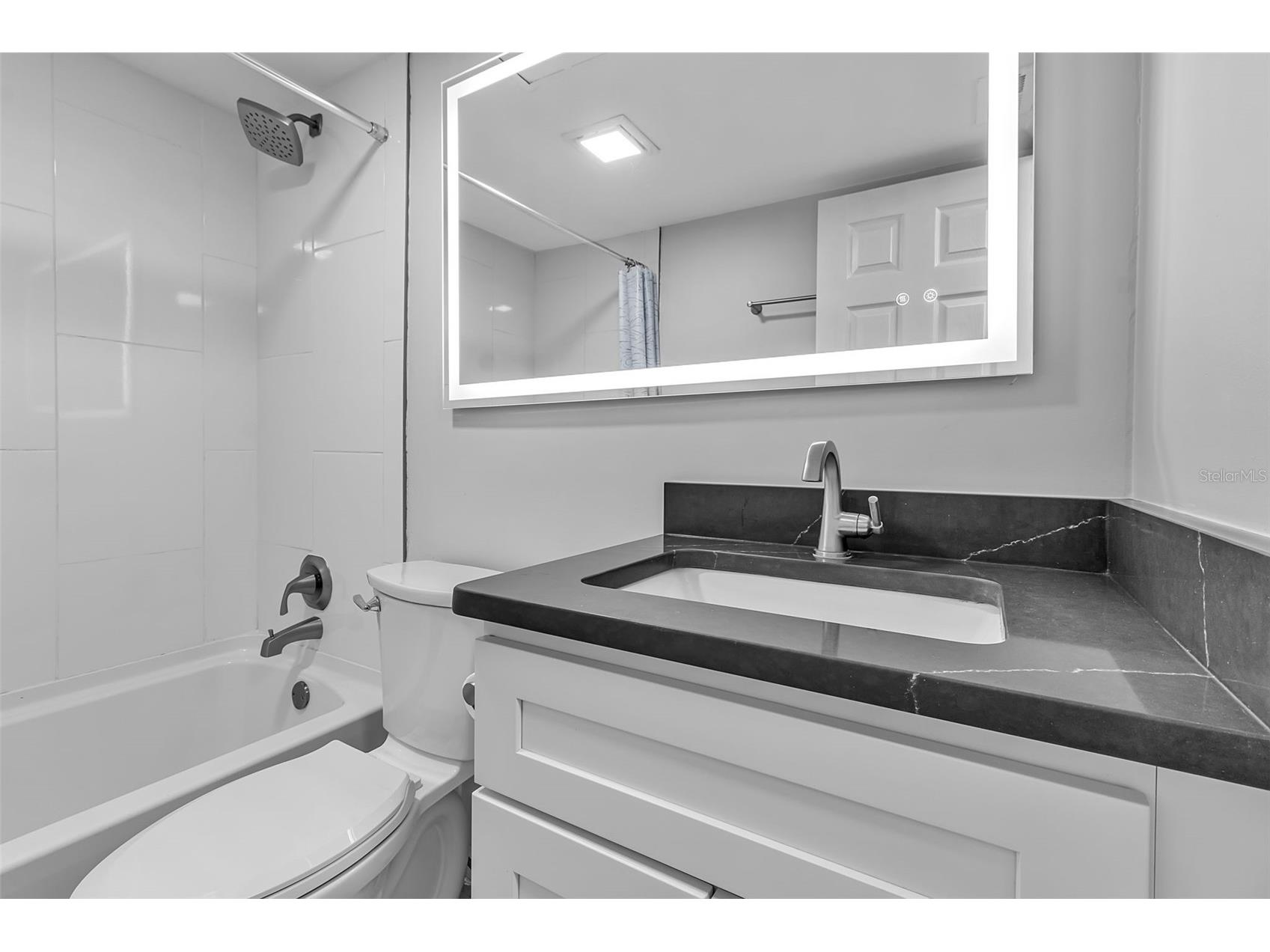 1508 Pelican Cove Road #231 Sarasota FL 34231 A4672241 image32