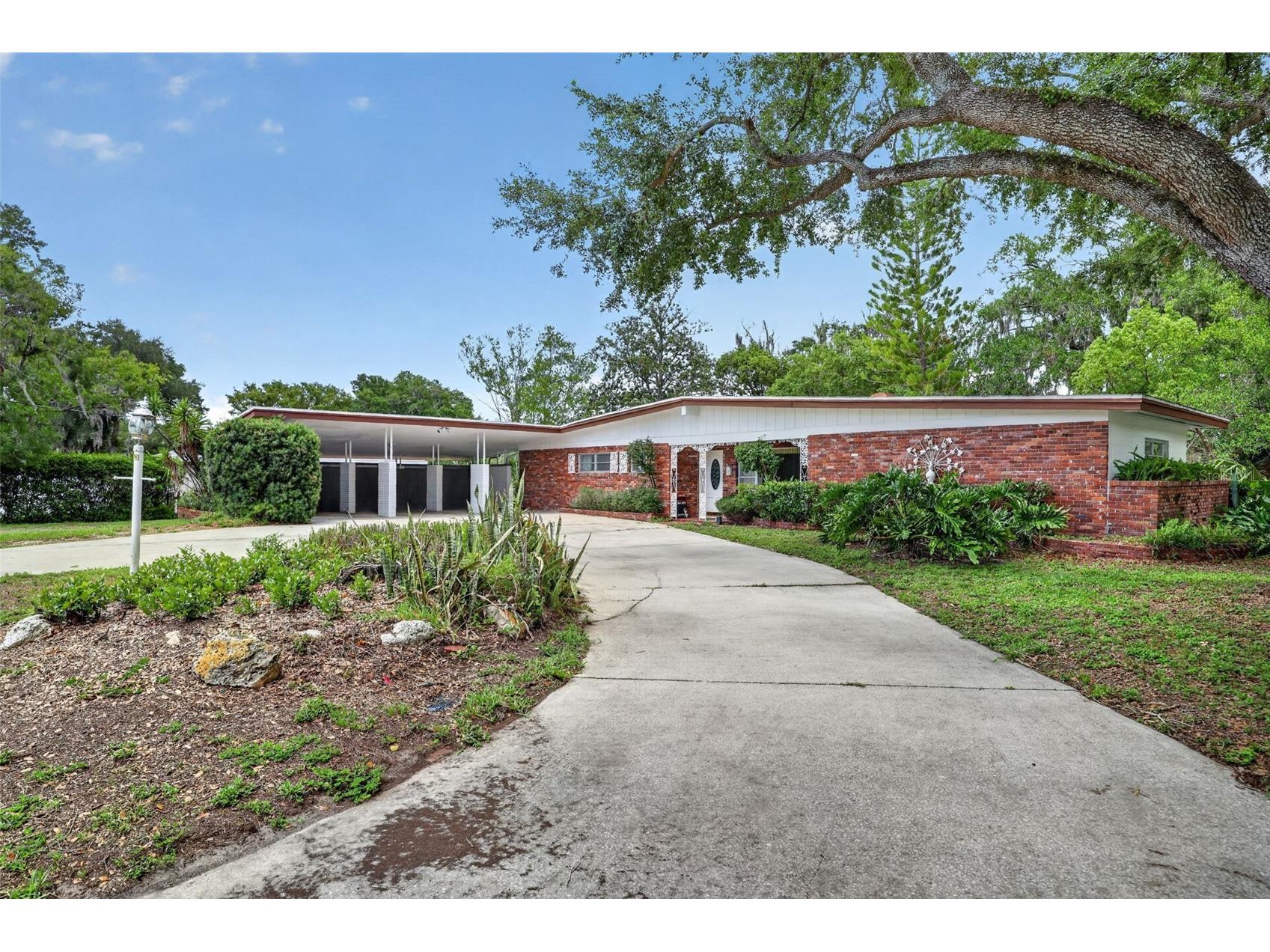 1509 W Country Club Drive Tampa FL 33612 - LAKE ECKLES TB8511461 image1