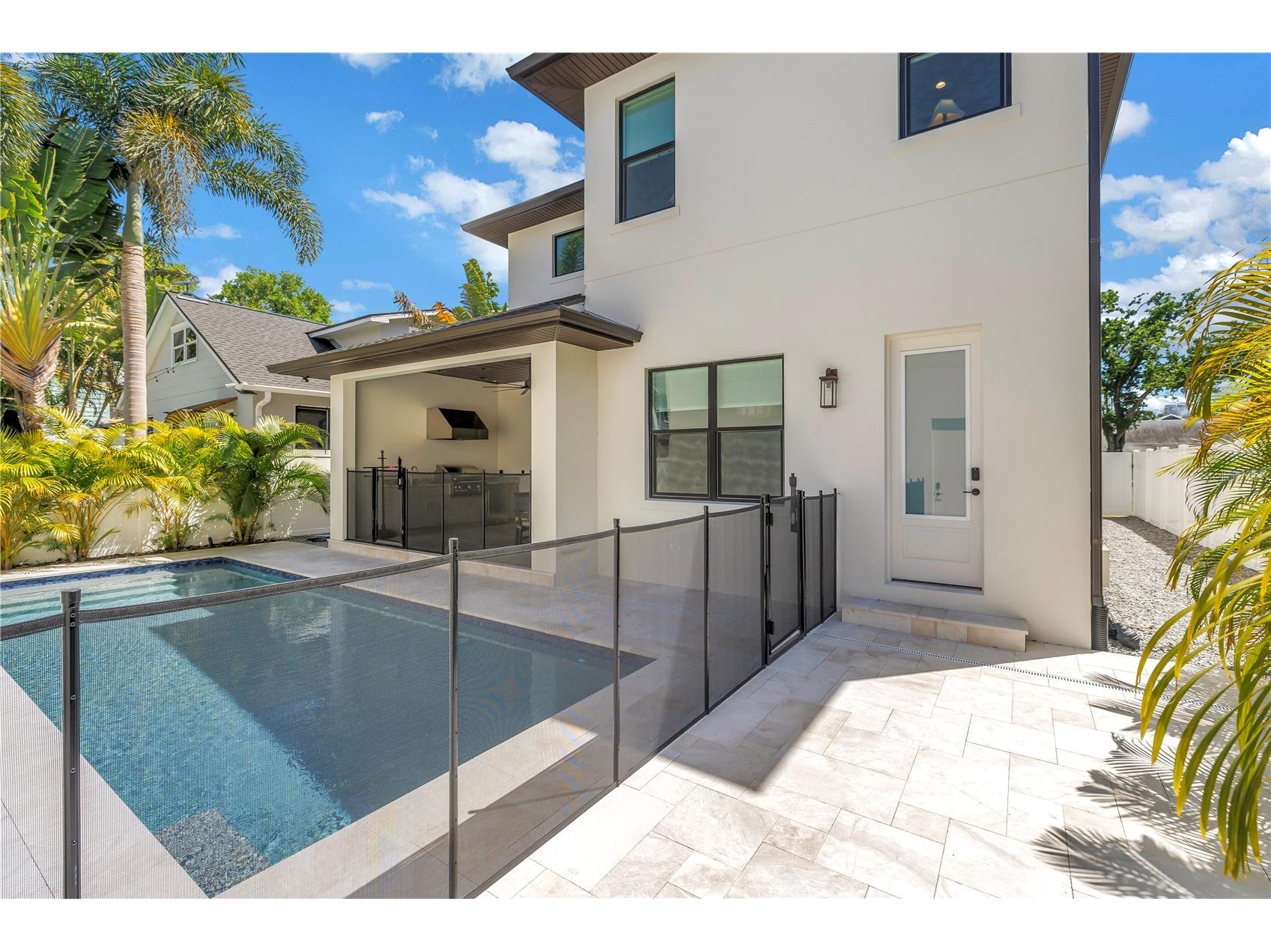 151 17th Avenue N Saint Petersburg FL 33704 TB8505601 image40