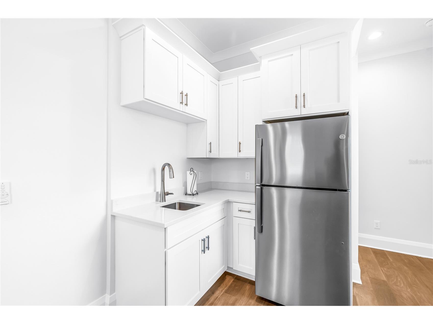 151 17th Avenue N Saint Petersburg FL 33704 TB8505601 image46