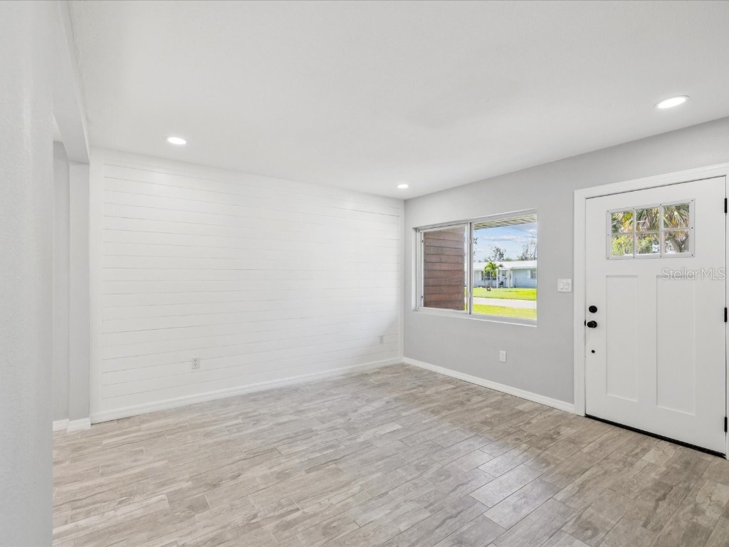 151 80th Avenue NE Saint Petersburg FL 33702 A4658958 image12