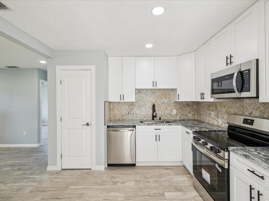 151 80th Avenue NE Saint Petersburg FL 33702 A4658958 image15