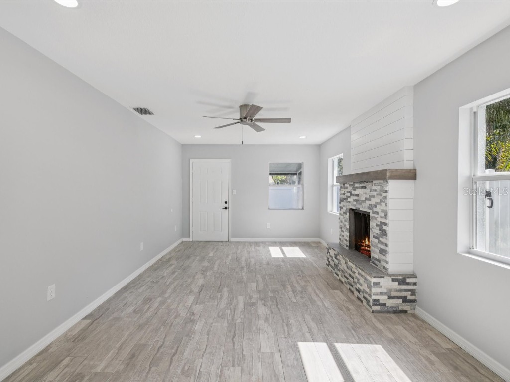 151 80th Avenue NE Saint Petersburg FL 33702 A4658958 image26