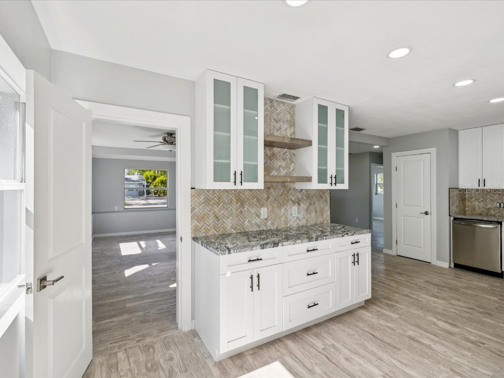 151 80th Avenue NE Saint Petersburg FL 33702 A4658958 image5